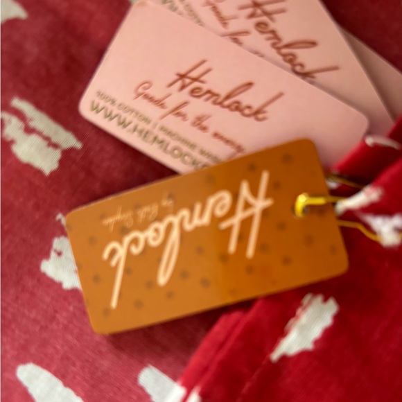 Hemlock napkins red and white set of 4 - Picture 3 of 4